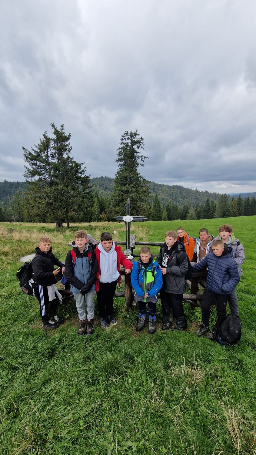 XX Rajd Szlakami Żołnierzy Wyklętych mjr. Józefa Kurasia „Ognia”. Fot. IPN, ZSiP nr 2 w Kasinie Wielkiej, MOW w Krakowie