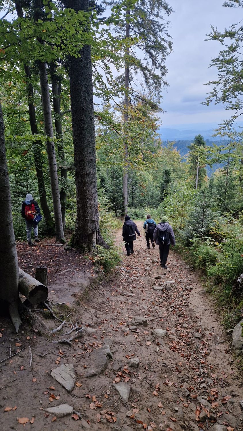 XX Rajd Szlakami Żołnierzy Wyklętych mjr. Józefa Kurasia „Ognia”. Fot. IPN, ZSiP nr 2 w Kasinie Wielkiej, MOW w Krakowie