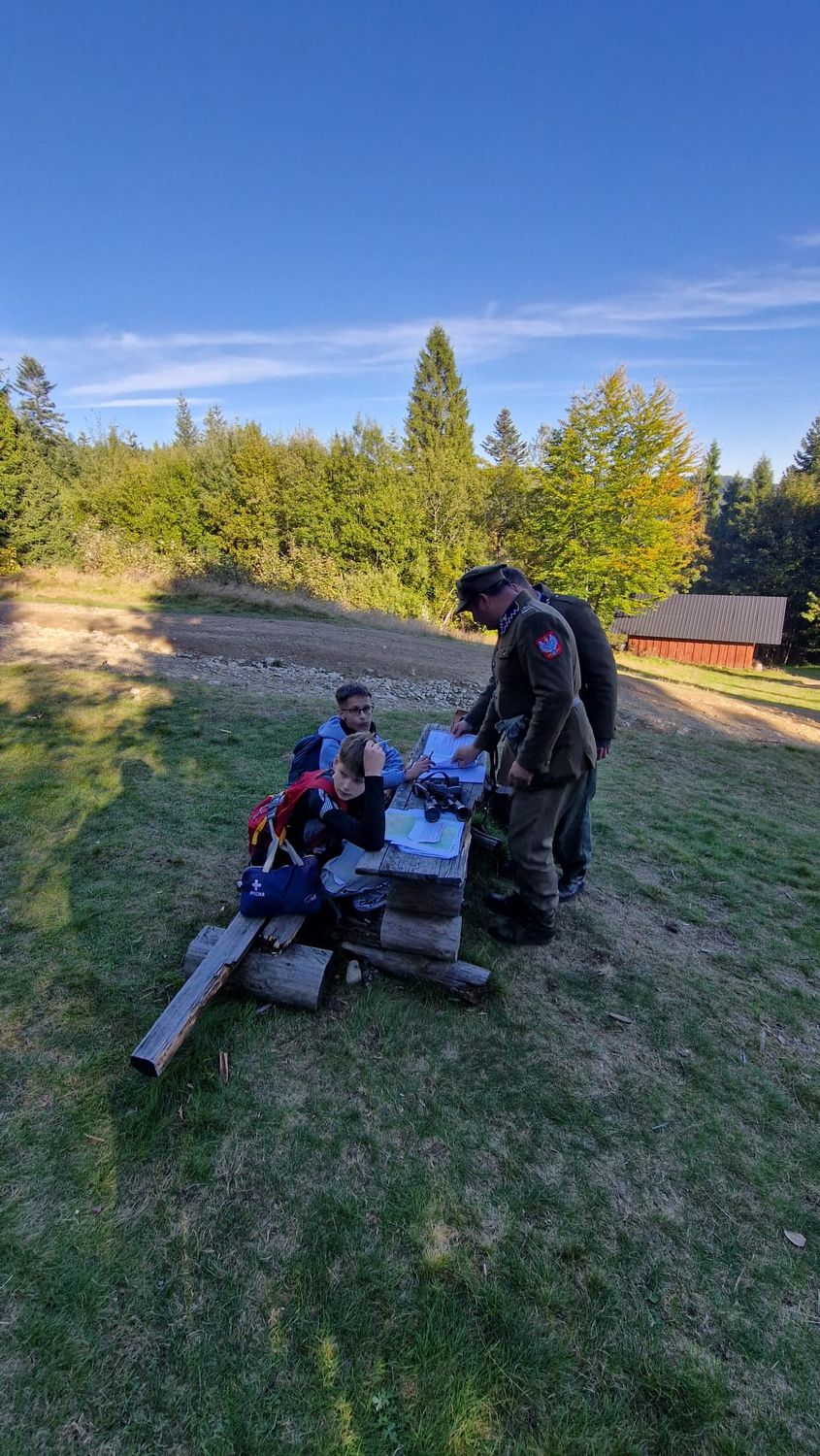 XX Rajd Szlakami Żołnierzy Wyklętych mjr. Józefa Kurasia „Ognia”. Fot. IPN, ZSiP nr 2 w Kasinie Wielkiej, MOW w Krakowie