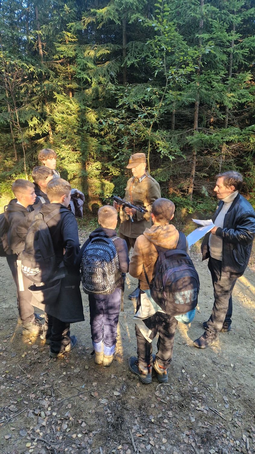 XX Rajd Szlakami Żołnierzy Wyklętych mjr. Józefa Kurasia „Ognia”. Fot. IPN, ZSiP nr 2 w Kasinie Wielkiej, MOW w Krakowie