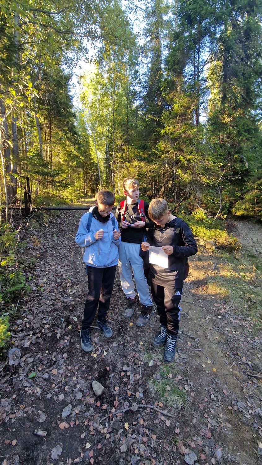 XX Rajd Szlakami Żołnierzy Wyklętych mjr. Józefa Kurasia „Ognia”. Fot. IPN, ZSiP nr 2 w Kasinie Wielkiej, MOW w Krakowie