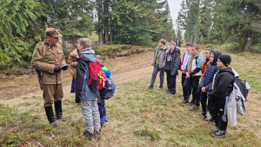 XX Rajd Szlakami Żołnierzy Wyklętych mjr. Józefa Kurasia „Ognia”. Fot. IPN, ZSiP nr 2 w Kasinie Wielkiej, MOW w Krakowie