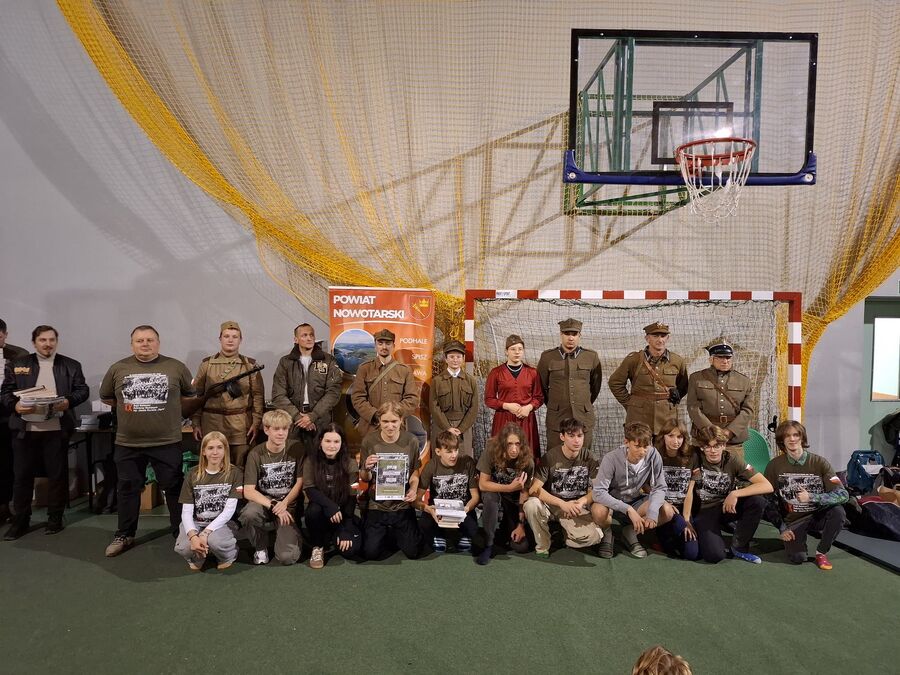 XX Rajd Szlakami Żołnierzy Wyklętych mjr. Józefa Kurasia „Ognia”. Fot. IPN, ZSiP nr 2 w Kasinie Wielkiej, MOW w Krakowie