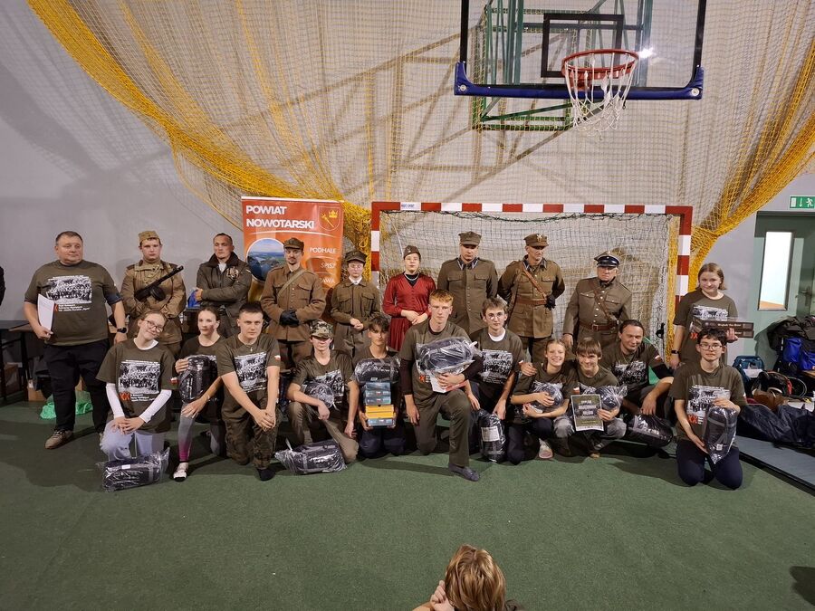 XX Rajd Szlakami Żołnierzy Wyklętych mjr. Józefa Kurasia „Ognia”. Fot. IPN, ZSiP nr 2 w Kasinie Wielkiej, MOW w Krakowie