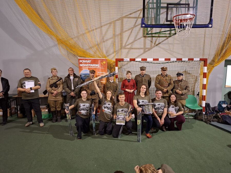 XX Rajd Szlakami Żołnierzy Wyklętych mjr. Józefa Kurasia „Ognia”. Fot. IPN, ZSiP nr 2 w Kasinie Wielkiej, MOW w Krakowie