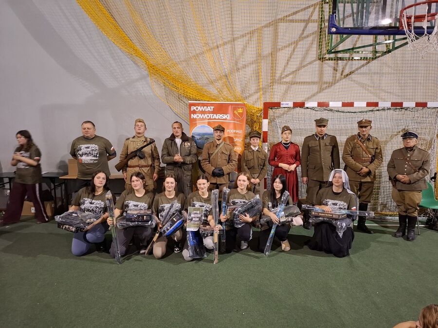 XX Rajd Szlakami Żołnierzy Wyklętych mjr. Józefa Kurasia „Ognia”. Fot. IPN, ZSiP nr 2 w Kasinie Wielkiej, MOW w Krakowie