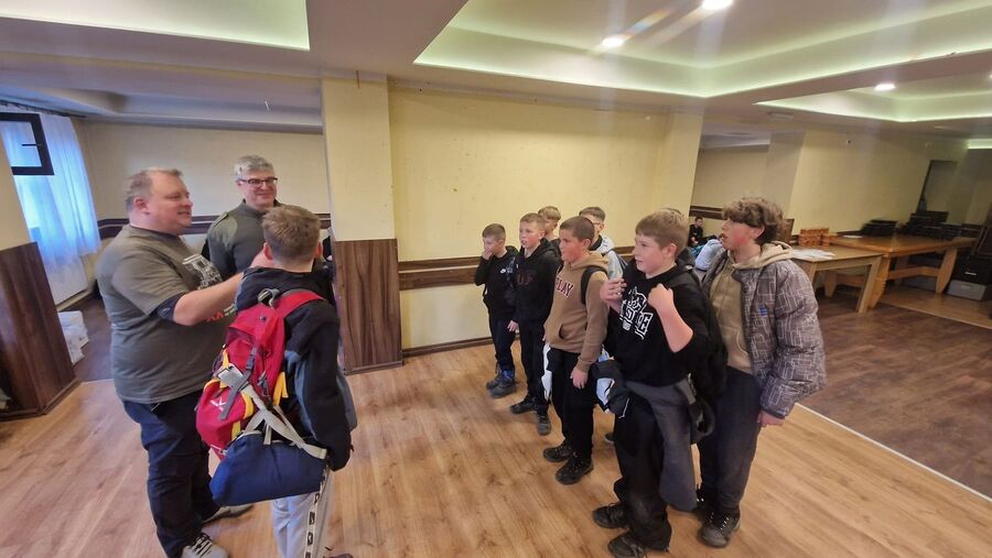 XX Rajd Szlakami Żołnierzy Wyklętych mjr. Józefa Kurasia „Ognia”. Fot. IPN, ZSiP nr 2 w Kasinie Wielkiej, MOW w Krakowie