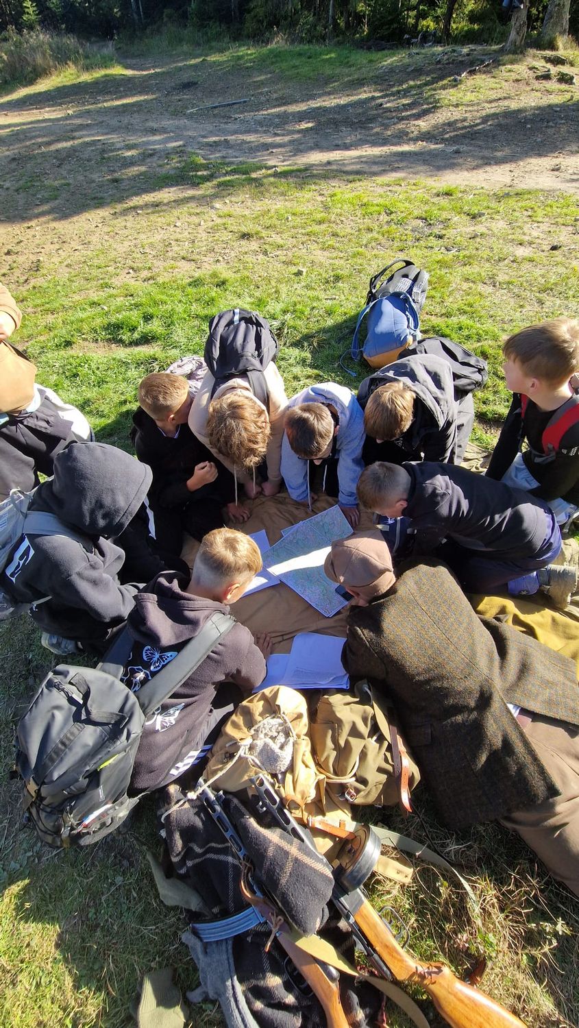 XX Rajd Szlakami Żołnierzy Wyklętych mjr. Józefa Kurasia „Ognia”. Fot. IPN, ZSiP nr 2 w Kasinie Wielkiej, MOW w Krakowie