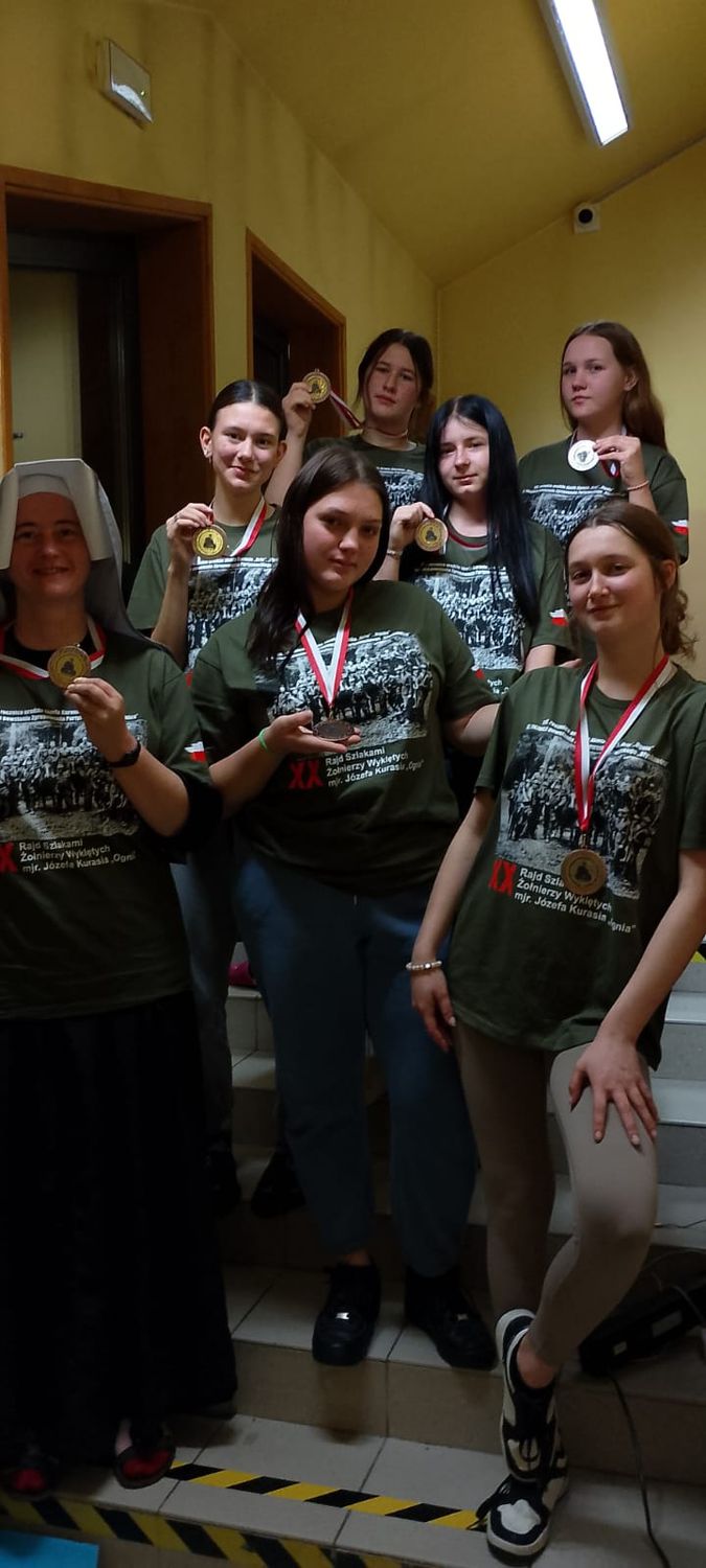 XX Rajd Szlakami Żołnierzy Wyklętych mjr. Józefa Kurasia „Ognia”. Fot. IPN, ZSiP nr 2 w Kasinie Wielkiej, MOW w Krakowie