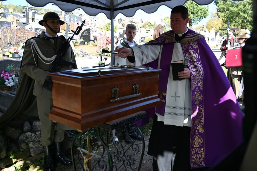 Uroczystości pogrzebowe Stanisława Klapera. Fot. Janusz Ślęzak (IPN)