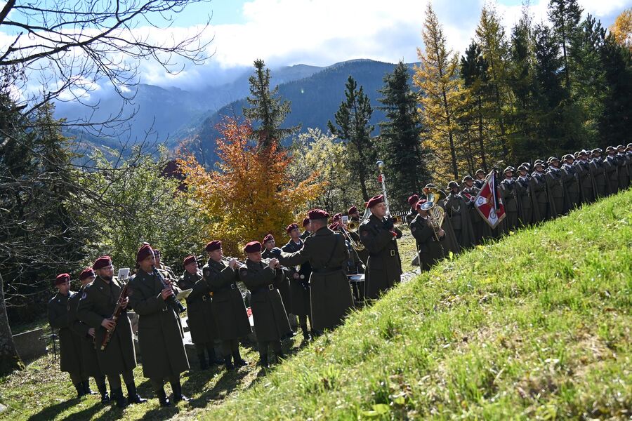 Uroczystości pogrzebowe Stanisława Klapera. Fot. Janusz Ślęzak (IPN)