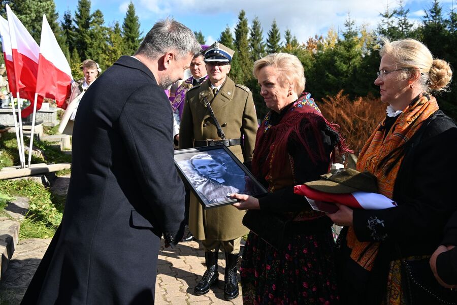 Uroczystości pogrzebowe Stanisława Klapera. Fot. Janusz Ślęzak (IPN)