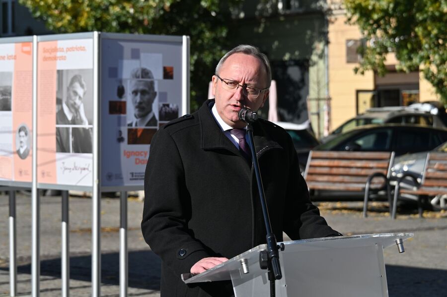 Pl. Wolnica. Otwarcie wystaw o Wincentym Witosie i Ignacym Daszyńskim. Fot. Janusz Ślęzak (IPN)