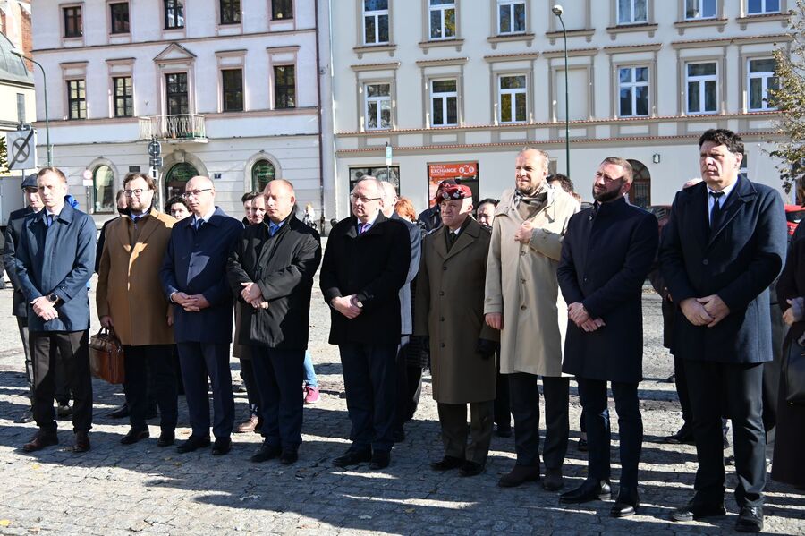 Pl. Wolnica. Otwarcie wystaw o Wincentym Witosie i Ignacym Daszyńskim. Fot. Janusz Ślęzak (IPN)