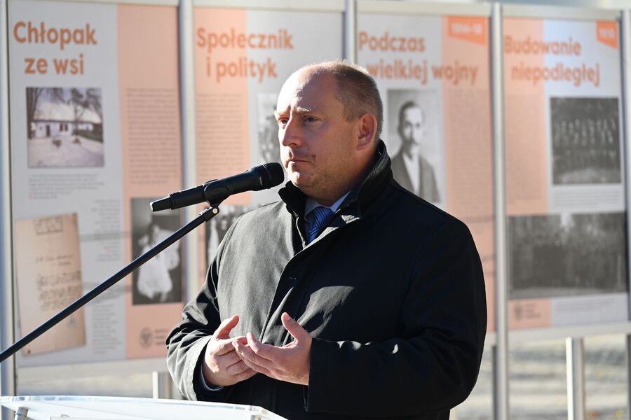 Pl. Wolnica. Otwarcie wystaw o Wincentym Witosie i Ignacym Daszyńskim. Fot. Janusz Ślęzak (IPN)