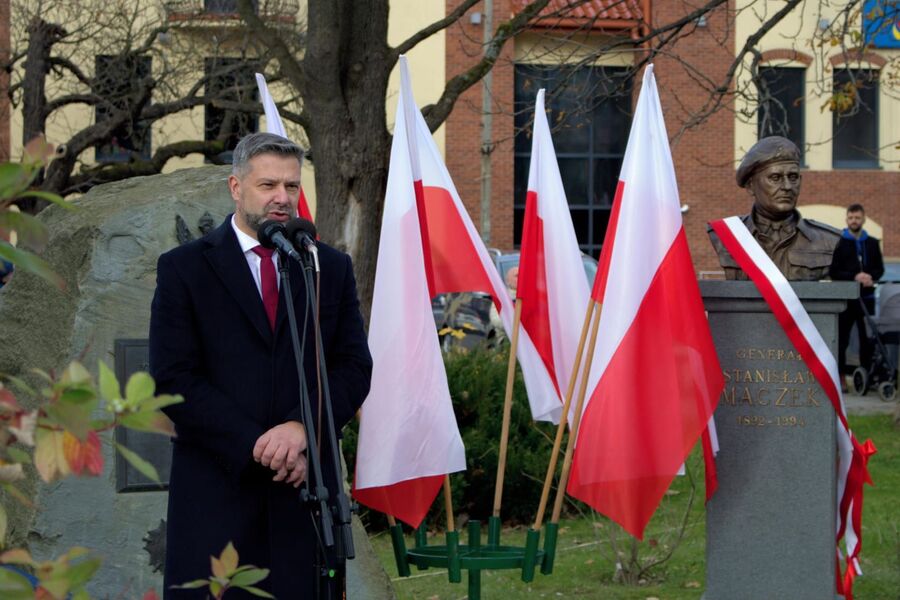 W Jordanowie odsłonięto popiersie gen. Stanisława Maczka. Fot. Jakub Ryba (IPN)