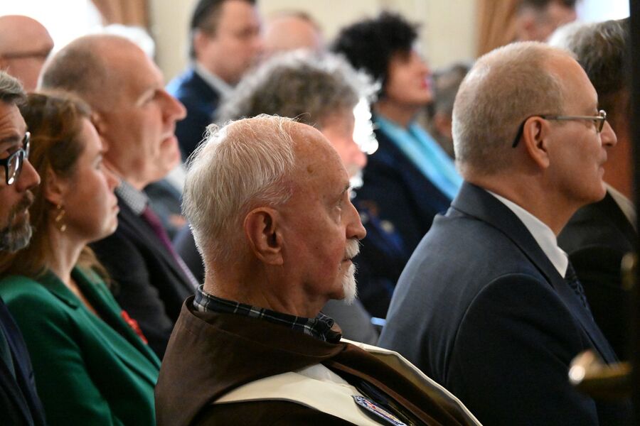 Uroczystość odsłonięcia tablicy absolwentów II LO w Krakowie – ofiar zbrodni katyńskiej. Fot. Janusz Ślęzak (IPN)