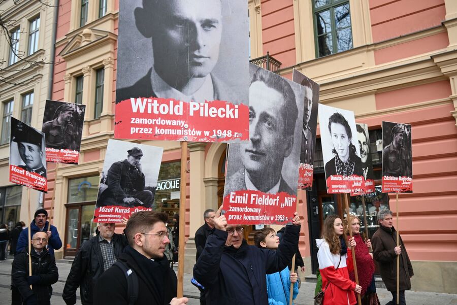 XII Krakowskie Zaduszki za Żołnierzy Wyklętych – Niezłomnych. Fot. Janusz Ślęzak (IPN)