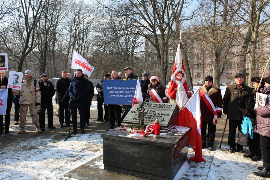 Narodowy Dzień Pamięci Żołnierzy Wyklętych. Uroczystość na pl. Inwalidów w Krakowie