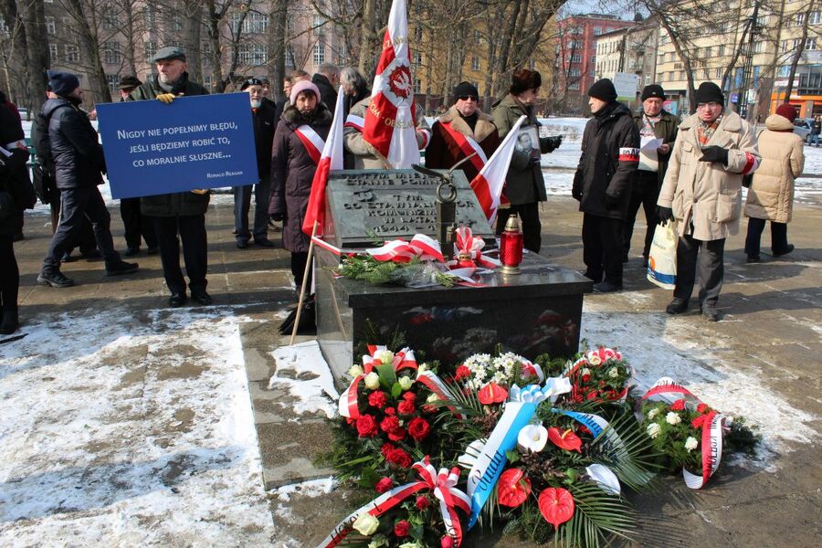 Narodowy Dzień Pamięci Żołnierzy Wyklętych. Uroczystość na pl. Inwalidów w Krakowie