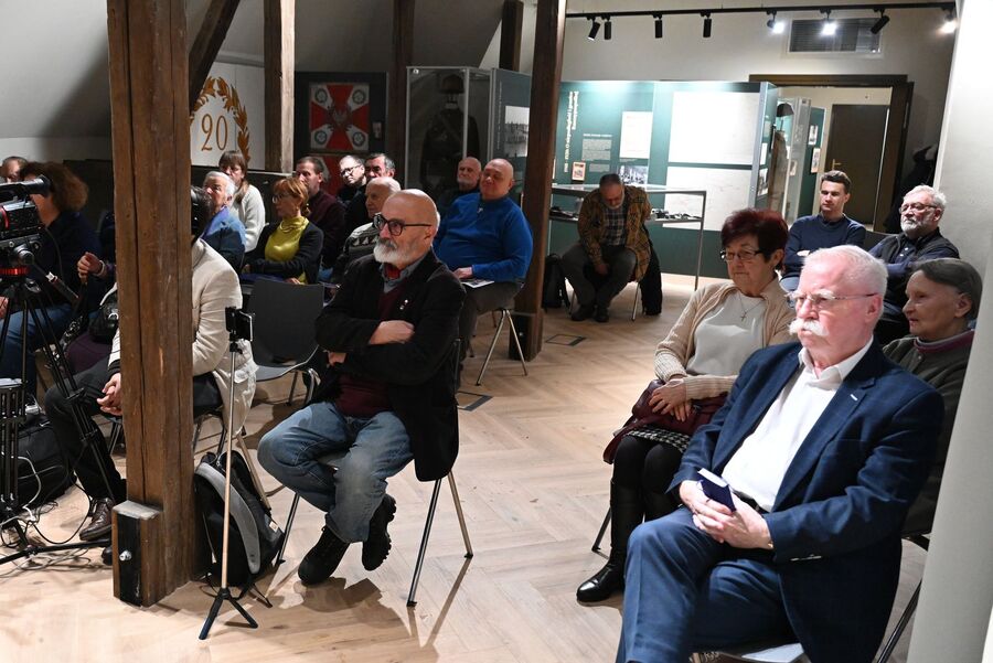 Spotkanie Klubu im. Grota poświęcone ks. Tadeuszowi Isakowiczowi-Zaleskiemu. Fot. Janusz Ślęzak (IPN)