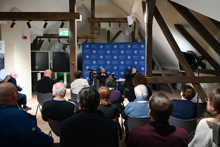 Spotkanie Klubu im. Grota poświęcone ks. Tadeuszowi Isakowiczowi-Zaleskiemu. Fot. Janusz Ślęzak (IPN)