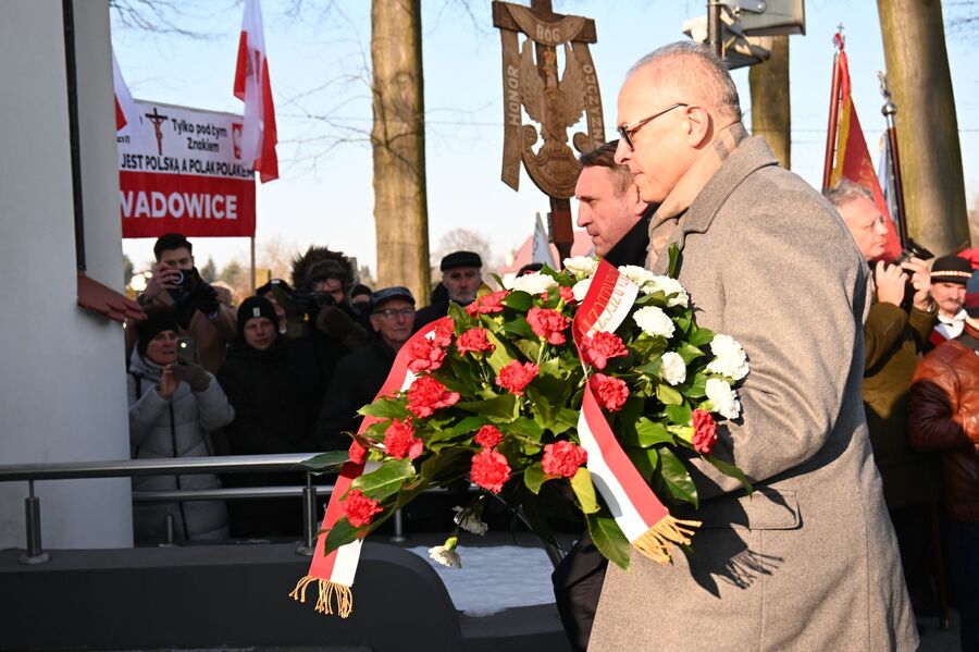 Rolnicza „Solidarność” uczciła w Wierzchosławicach 152. rocznicę urodzin Wincentego Witosa. Fot. Janusz Ślęzak (IPN)