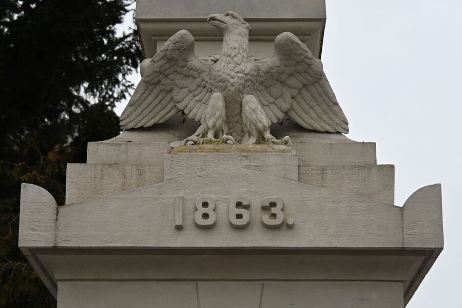 Zbiorowy grób powstańców na cmentarzu Rakowickim. Fot. Janusz Ślęzak (IPN)