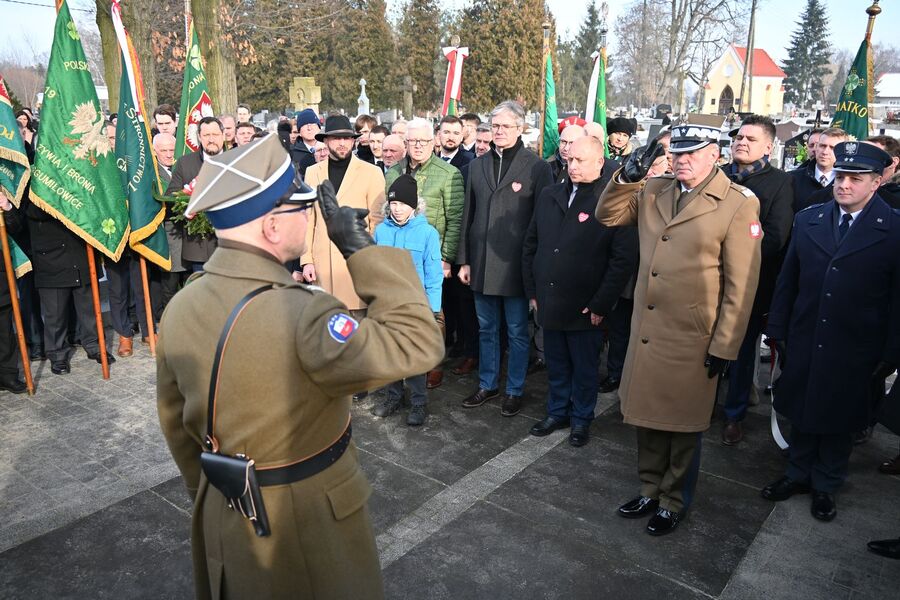 152. rocznica urodzin Wincentego Witosa. Uroczystości w Wierzchosławicach. Fot. Janusz Ślęzak (IPN)