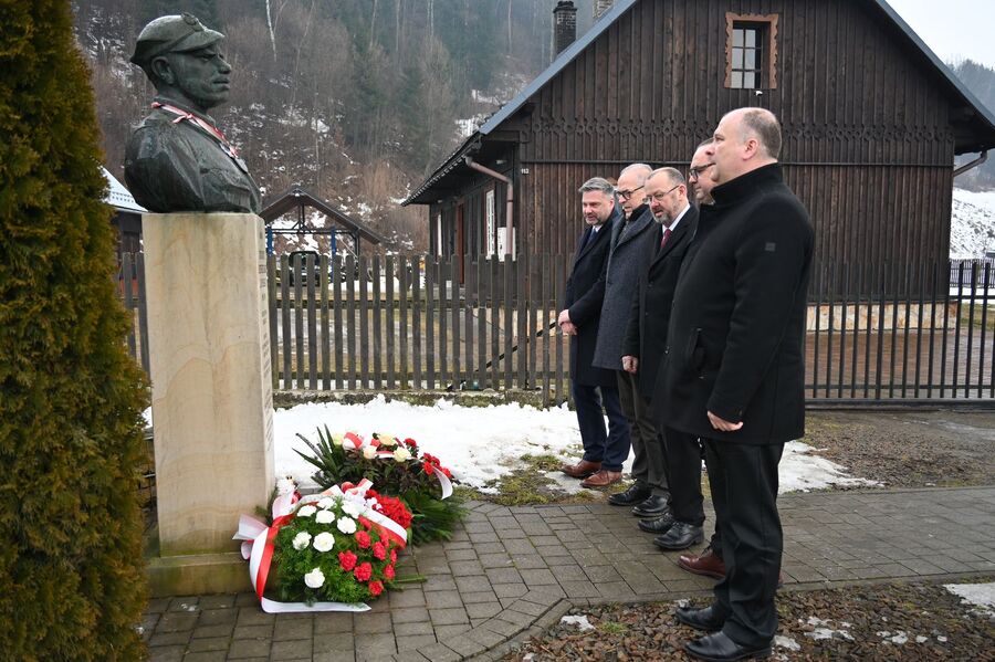 W Osielcu uczciliśmy 75. rocznicę śmierci mjr. Zygmunta Szendzielarza „Łupaszki”. Fot. Janusz Ślęzak (IPN)