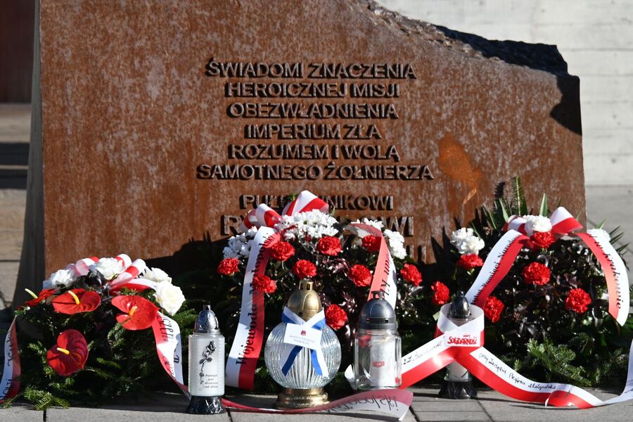 Kraków. Uroczystość w 22. rocznicę śmierci Ryszarda Kuklińskiego. Fot. Janusz Ślęzak (IPN)