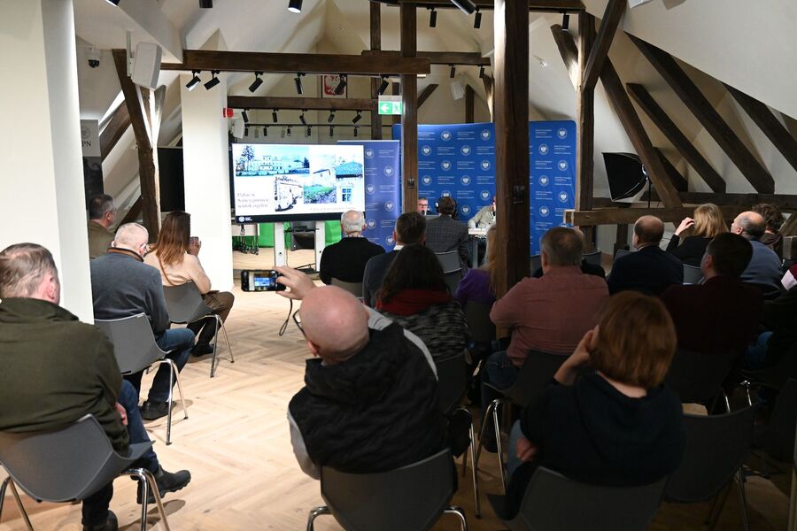 Archiwalna środa o Deskurach z Sancygniowa. Fot. Janusz Ślęzak (IPN)