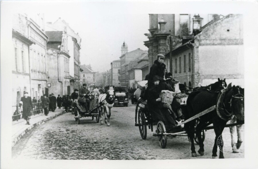 Migracja ludności w związku z powstaniem krakowskiego getta. Fot. ze zbiorów IPN