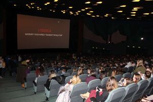 Spotkania edukacyjne i projekcje filmu „Więzy krwi” w krakowskim kinie Kijów