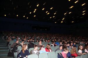 Spotkania edukacyjne i projekcje filmu „Więzy krwi” w krakowskim kinie Kijów
