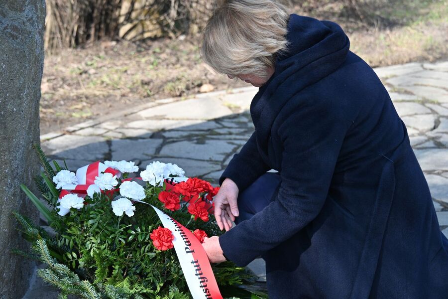 Pomnik w Grzuszowie. Fot. Janusz Ślęzak (IPN)