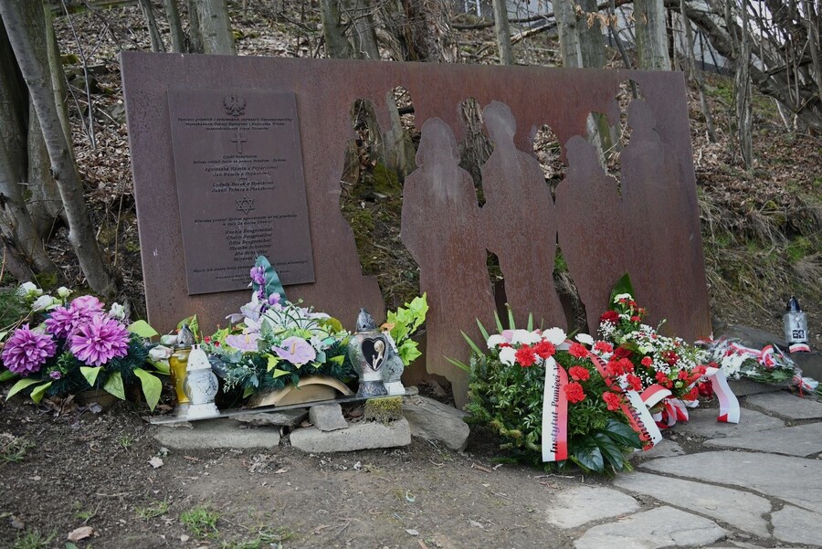 Pomnik w Popardowej. Fot. Janusz Ślęzak (IPN)