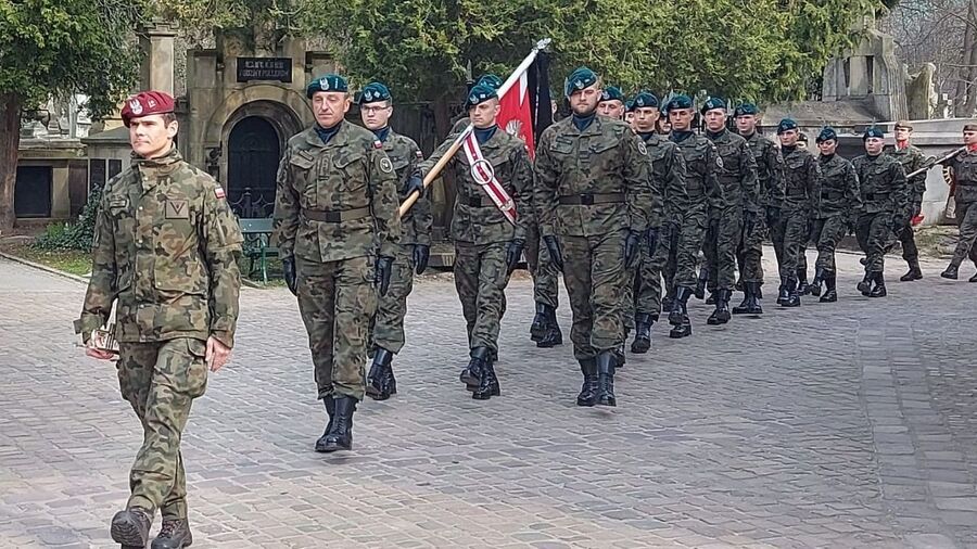 Uroczystości pogrzebowe kpt. Andrzeja Kostrzewskiego. Fot. Łukasz Płatek (IPN)
