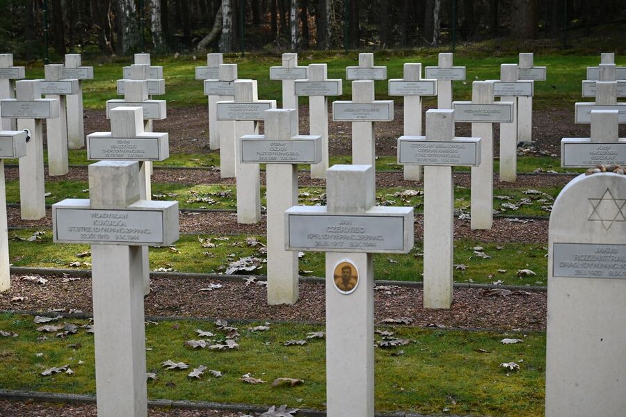 Przedstawiciele IPN u Polaków mieszkających w Belgii. Fot. Marcin Łatacz (IPN)