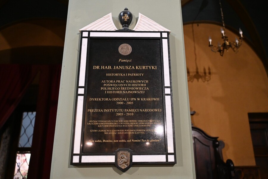 Msza święta za duszę Janusza Kurtyki. Fot. Żaneta Wierzgacz (IPN)