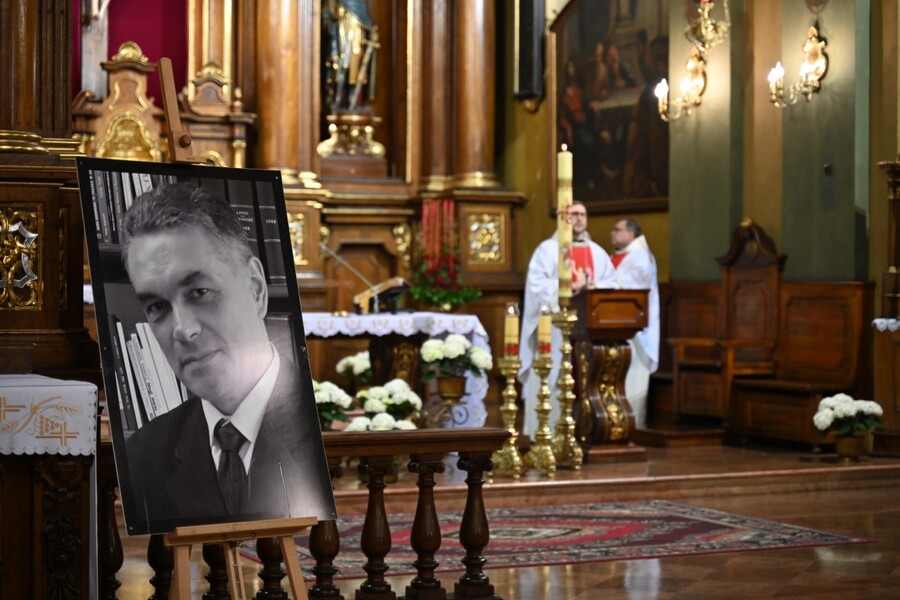 Msza święta za duszę Janusza Kurtyki. Fot. Żaneta Wierzgacz (IPN)