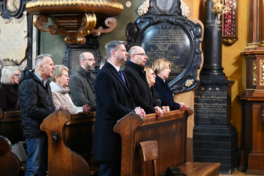 Msza święta za duszę Janusza Kurtyki. Fot. Żaneta Wierzgacz (IPN)