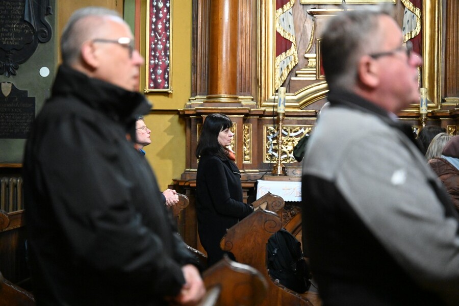 Msza święta za duszę Janusza Kurtyki. Fot. Żaneta Wierzgacz (IPN)