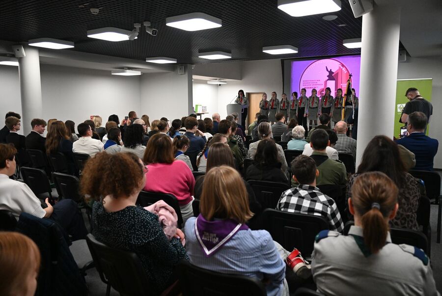 Wręczyliśmy nagrody laureatom konkursu harcerskiego. Fot. Janusz Ślęzak (IPN)