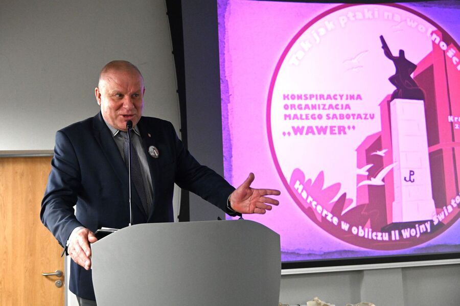 Wręczyliśmy nagrody laureatom konkursu harcerskiego. Fot. Janusz Ślęzak (IPN)