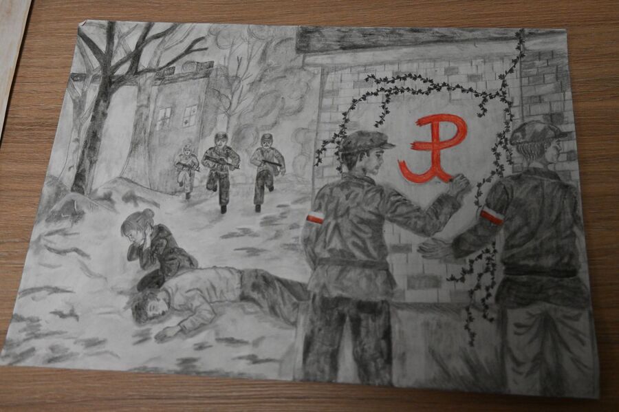 Wręczyliśmy nagrody laureatom konkursu harcerskiego. Fot. Janusz Ślęzak (IPN)