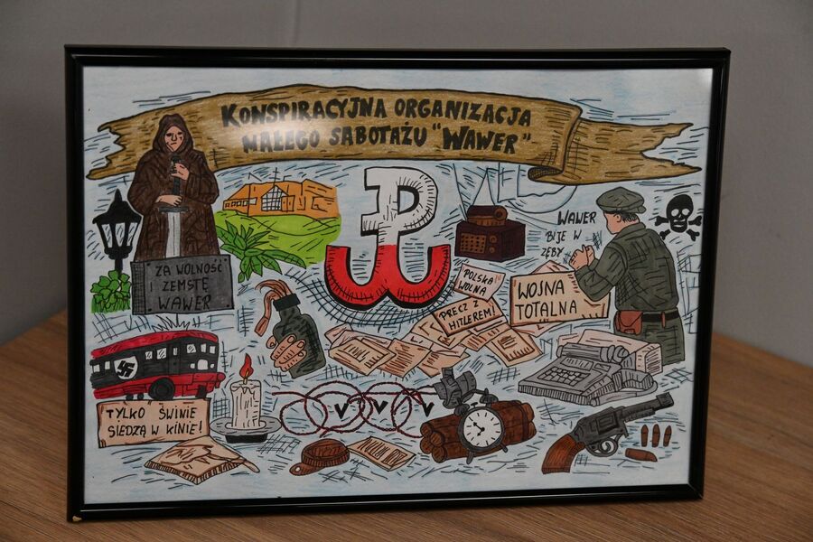 Wręczyliśmy nagrody laureatom konkursu harcerskiego. Fot. Janusz Ślęzak (IPN)