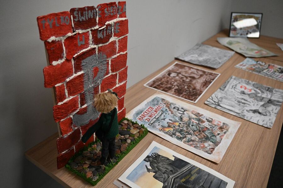 Wręczyliśmy nagrody laureatom konkursu harcerskiego. Fot. Janusz Ślęzak (IPN)