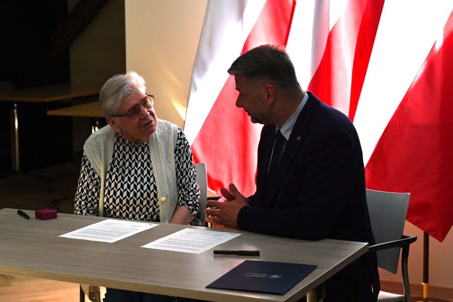 Podpisanie porozumienia ze Stowarzyszeniem Polaków Represjonowanych przez III Rzeszę. Fot. Janusz Ślęzak (IPN)