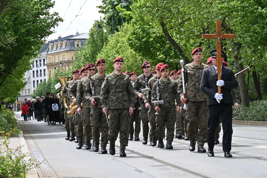 Uroczystości pogrzebowe Władysława Tarkowskiego. Fot. Janusz Ślęzak (IPN)